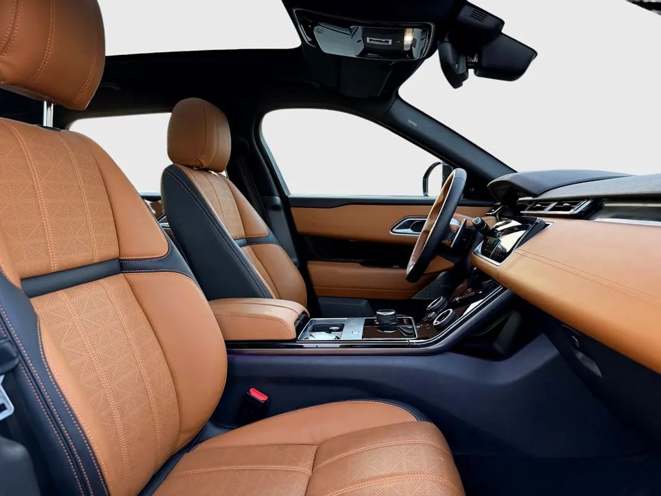 Land Rover Range Rover Velar R-DYNAMIC SE LUXURY R-DYNAMIC SE | P250 | PANORAMIC ROOF | 2.0L TURBO | GCC