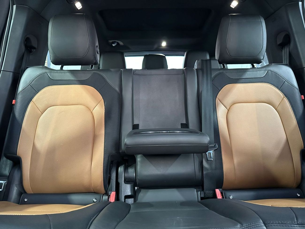 Land Rover Defender 3.0 L (P400) - 6 Cylinder Turbo (Mild Hybrid) - 400 Hp