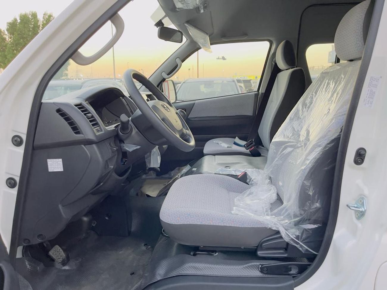 تويوتا هاياس GL Toyota Hiace High Roof