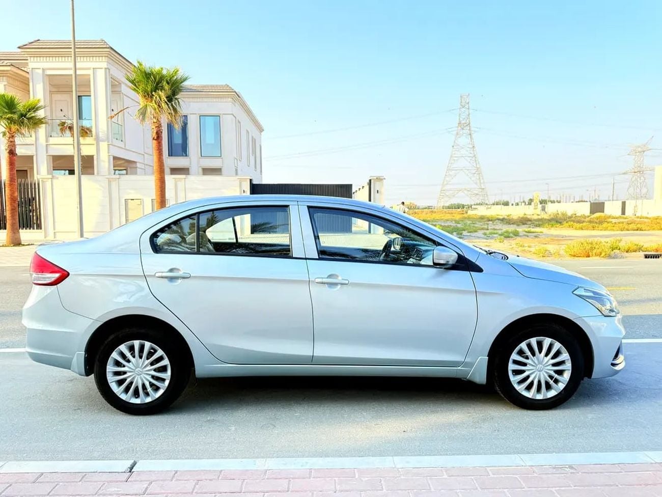 Suzuki Ciaz GLX Year 1.5L GCC Specs - Excellent condition