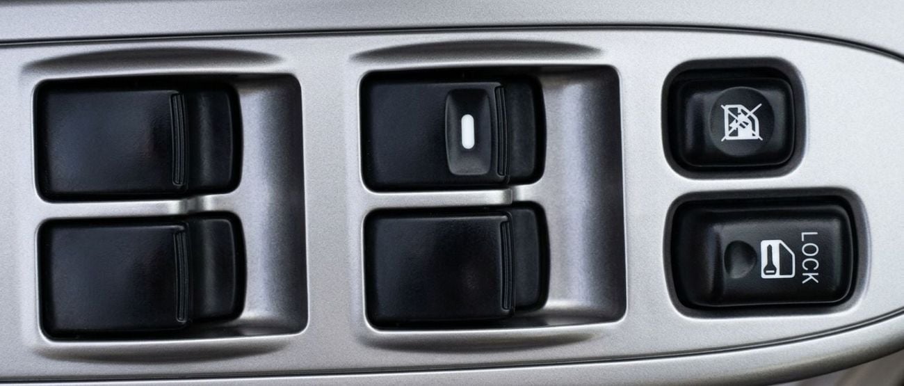 ميتسوبيشي باجيرو GLS MIDDLINE 5 -DOOR -3.5 - نظام الدفع الرباعى - SUV بترول - أوتوماتك - 3.5-6 V