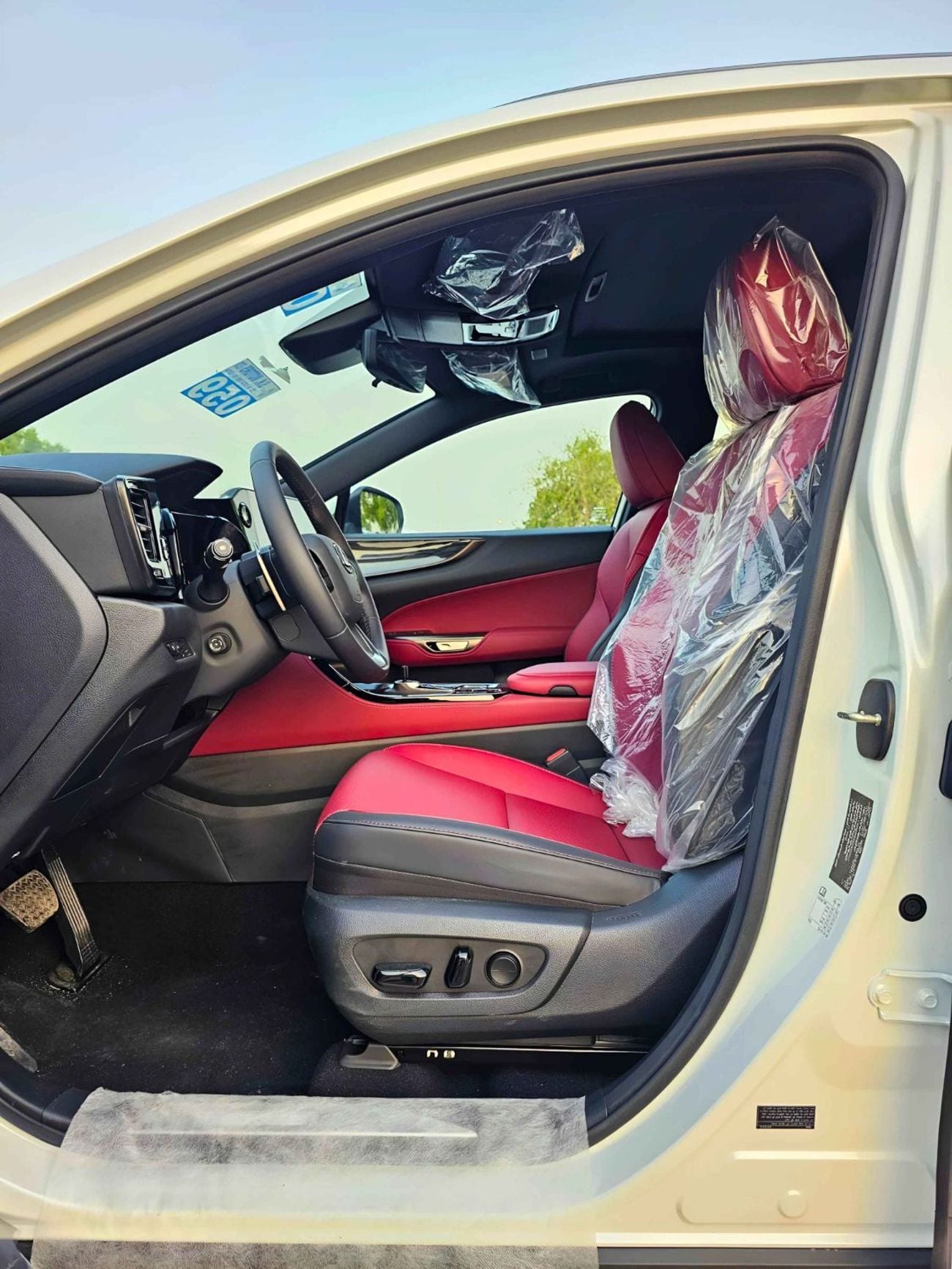 لكزس NX350 ELIE ELITE, OM / 2.4L PETROL / PWR WITH LEATHER SEATS / BLIND SPOT/ SUNROOF ( CODE # NXP3E)