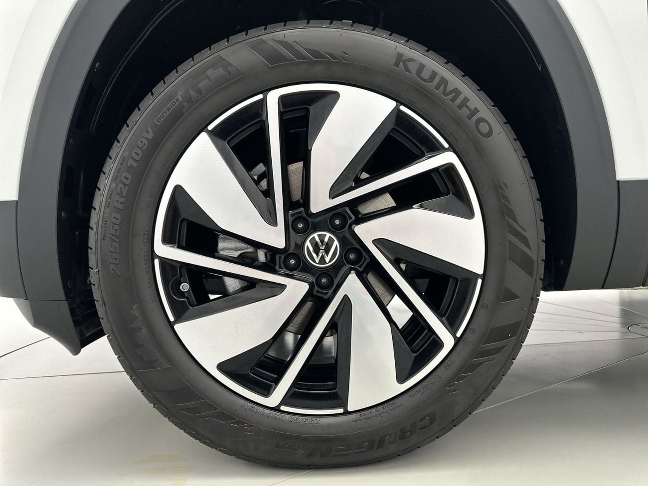Volkswagen Teramont COMFORTLINE Teramont Comfortline (Facelift 2) 2.0L | GCC Specs | 7-Seater SUV | Comfortable Family Car | Excelle
