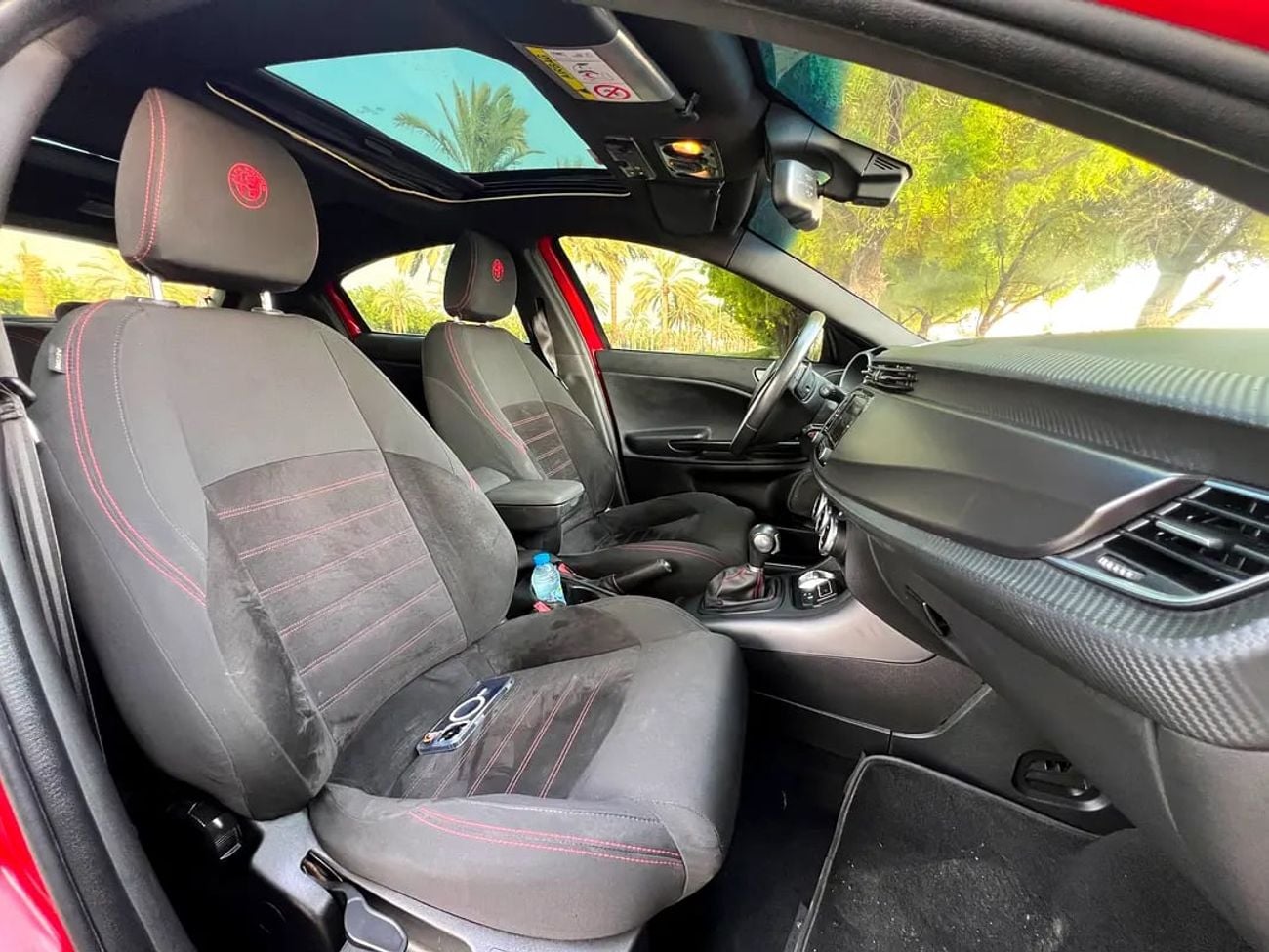 ألفا روميو جوليتا Stunning Mid Option | GCC Specs | Well Maintained