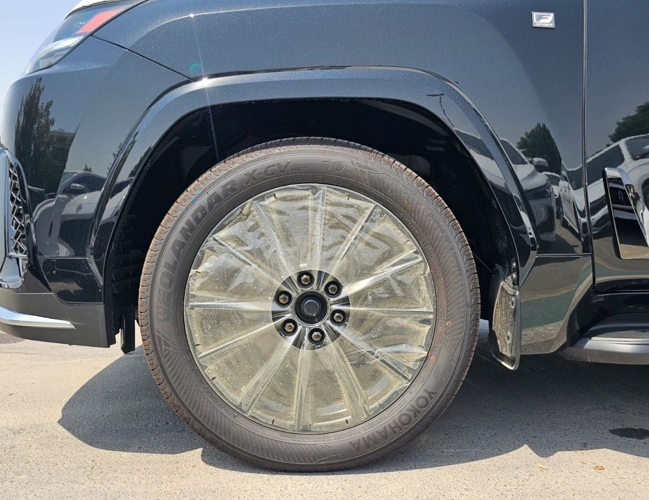 لكزس LX 600 F SPORT لكزس LX600 F.SPORT مارك ليفينسون || محرك بنزين V6 سعة 3.5 لتر، دفع رباعي، 22 عجلة قيادة، رادار، شاشة