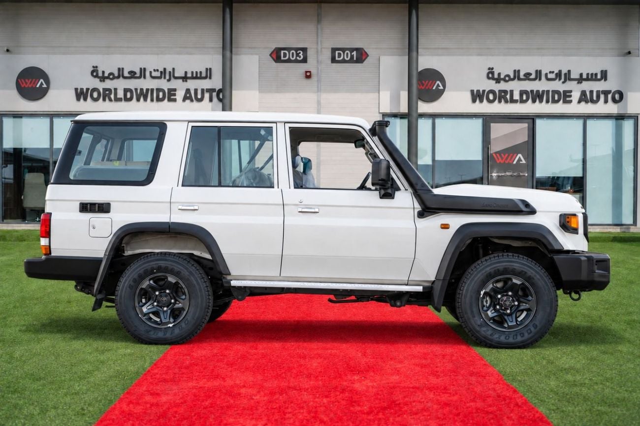 Toyota Land Cruiser S- DLX