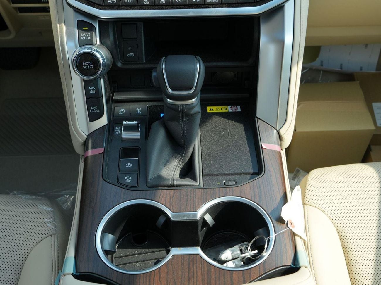 Toyota Land Cruiser GXR TOYOTA Land Cruiser GXR 3.5 TT Petrol AT With , Radar JBL , 360 Camera , Compressor | Saudi Specs Av