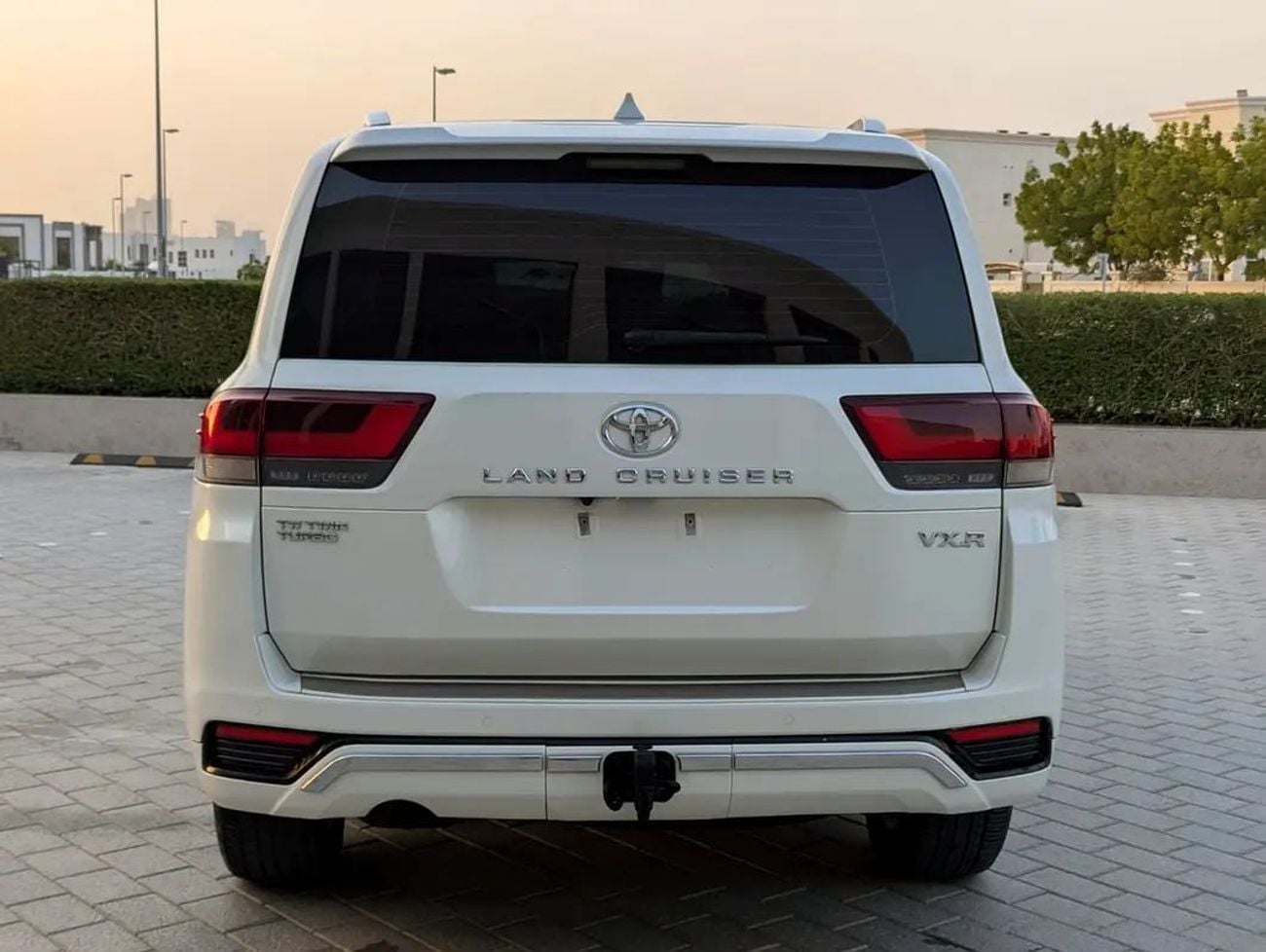 Toyota Land Cruiser VXR GCC Specs Top Full Option Twin-Turbo V6 Excellent Condition