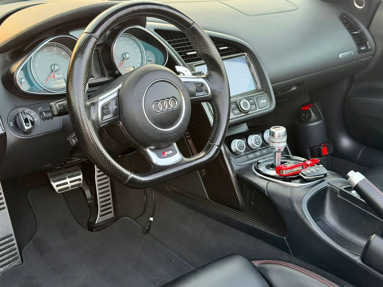 Audi R8 Spyder FSI Audi R8 Spyder 2016 GCC Specs V8 Convertible in Perfect Conditions