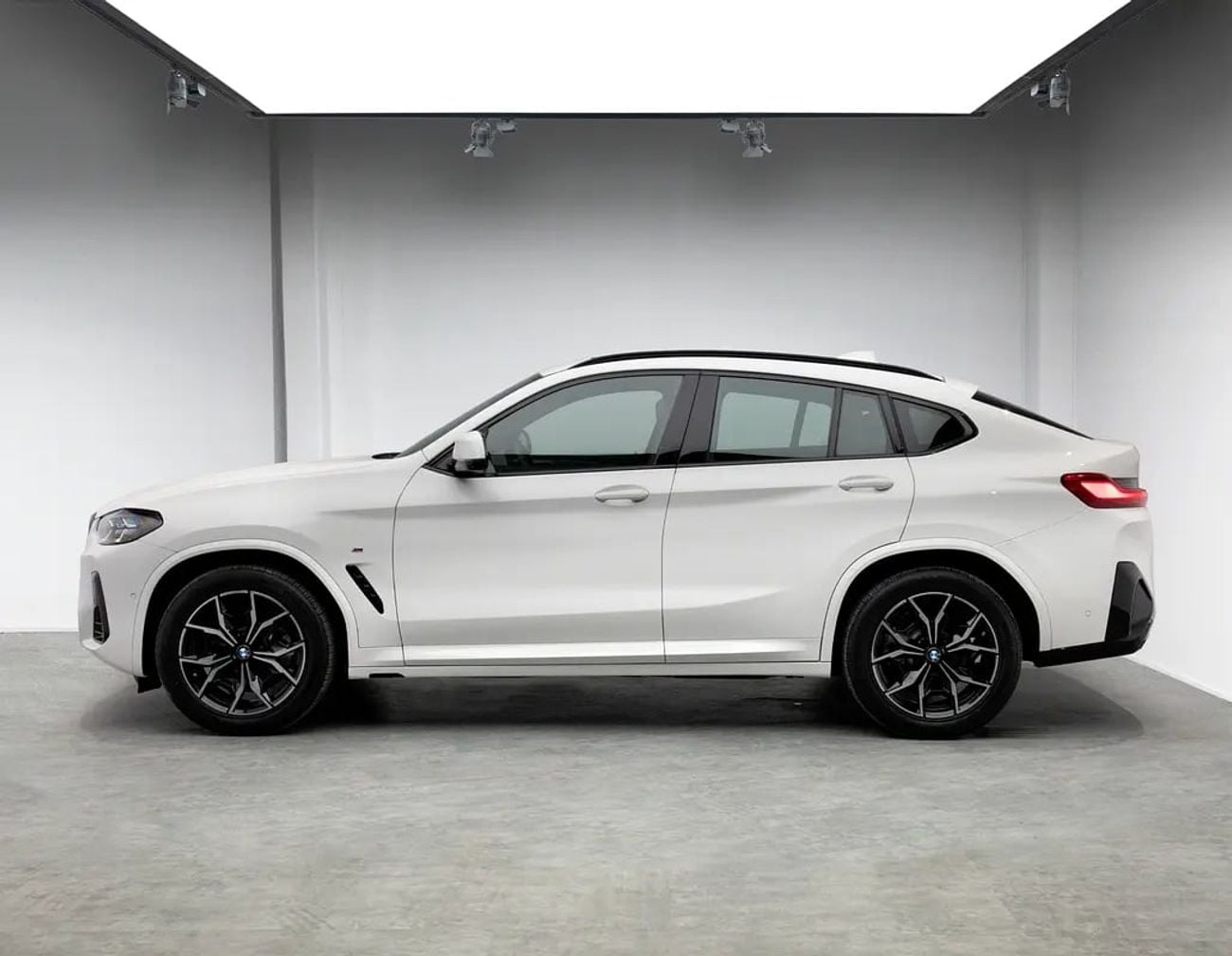 BMW X4 XDRIVE 30I M SPORT FDSH • Warranty + Service Contract • GCC