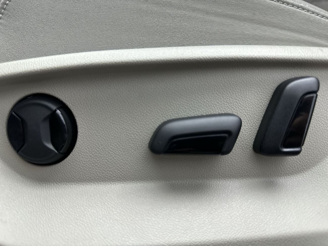 Volkswagen Teramont COMFORTLINE Teramont Trend 2.0 L with Alloy Wheels | GCC Specs | Keyless Start and Access | VW Certified