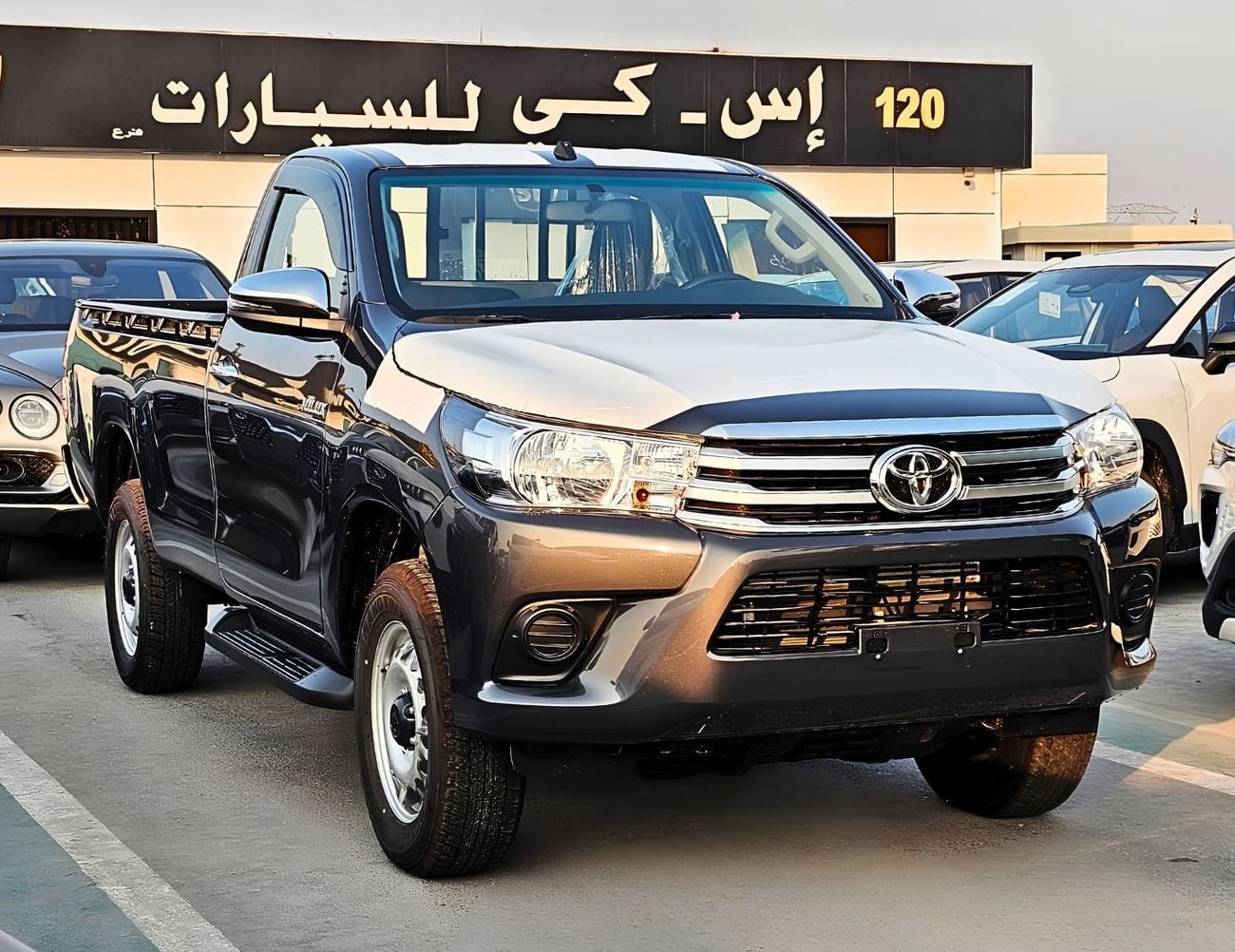 Toyota Hilux SINGLE CABIN TOYOTA HILUX SINGLE CABIN LONG BODY || 2.4L DIESEL V4 M/T 4WD | 5+2 HOOKS | PWOER WINDOW | DIFF-LOCK