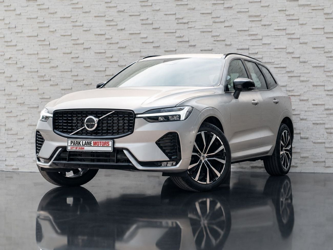 فولفو XC 60 ULTIMATE DARK Volvo XC60 B5 2024 مواصفات خليجية