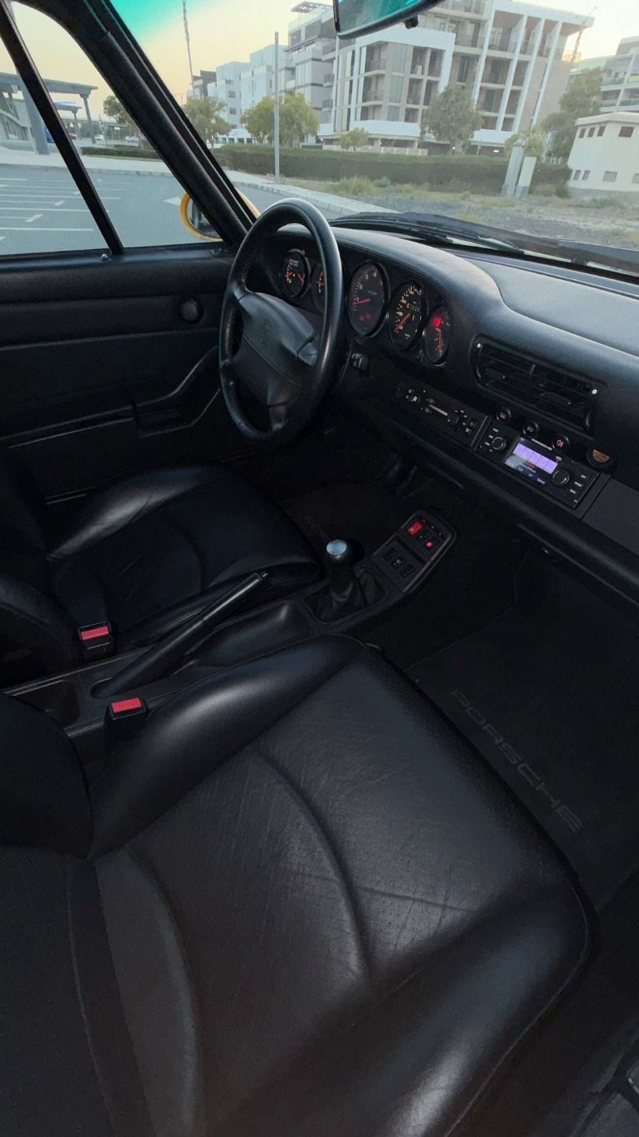 Porsche 911 CARRERA