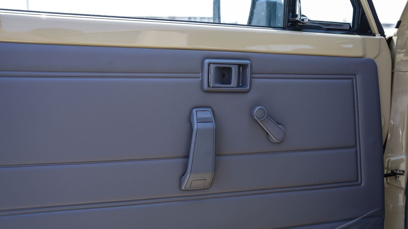 Toyota Land Cruiser 70