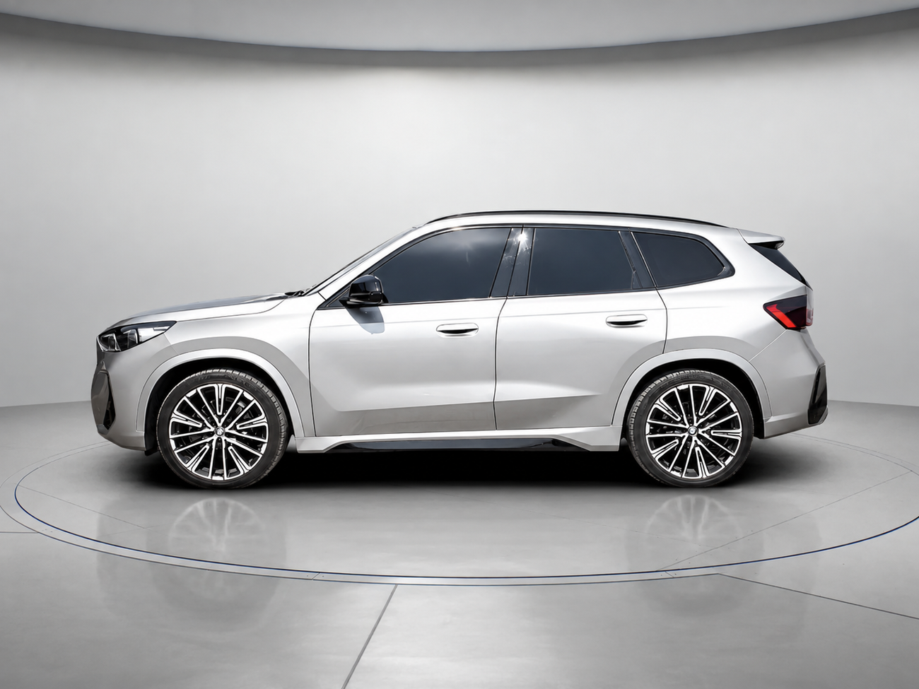 بي أم دبليو iX1 XDRIVE30 لوكس M SPORT PACKAGE