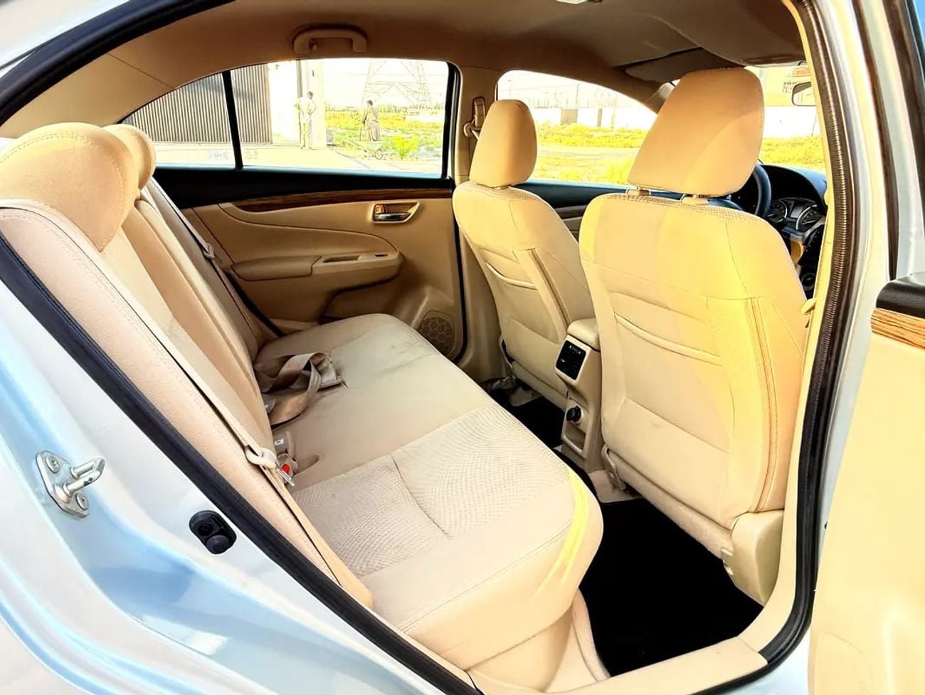 Suzuki Ciaz GLX Year 1.5L GCC Specs - Excellent condition