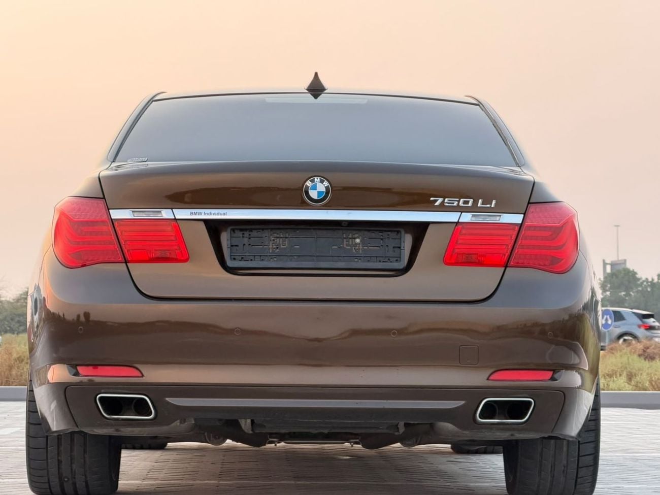 BMW 750Li EXCLUSIVE 4.4L V8 twin-turbo engine producing 407 hp, 8-speed