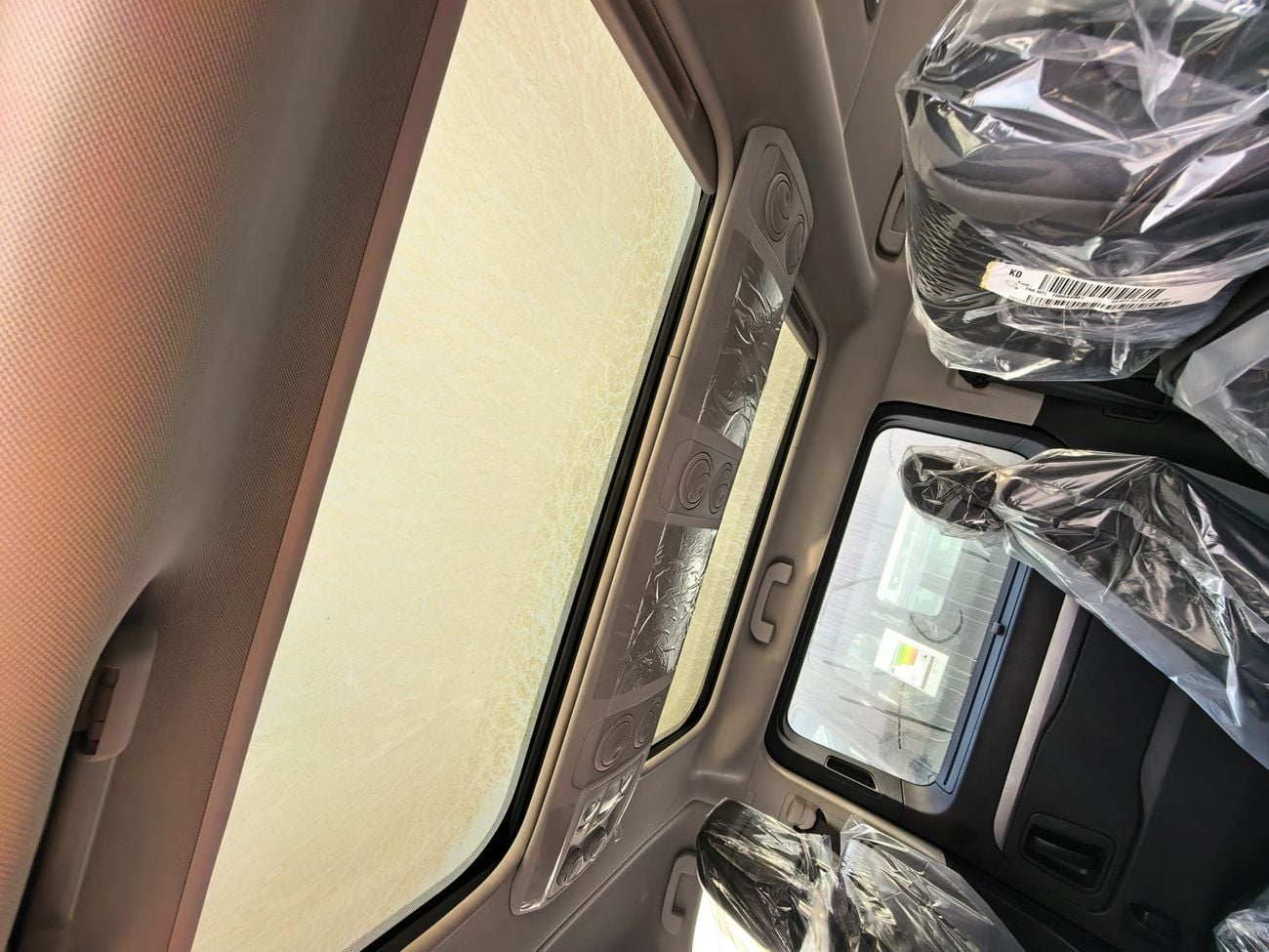 بيجو ترافلر VIP 7 Seater