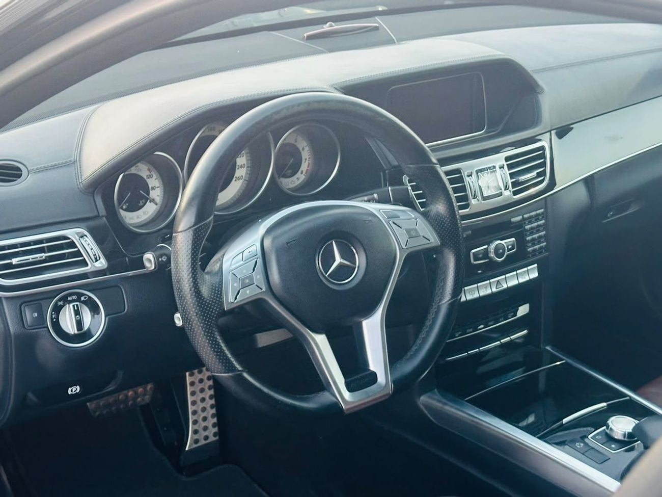 Mercedes Benz E300 ELEGANCE AMG