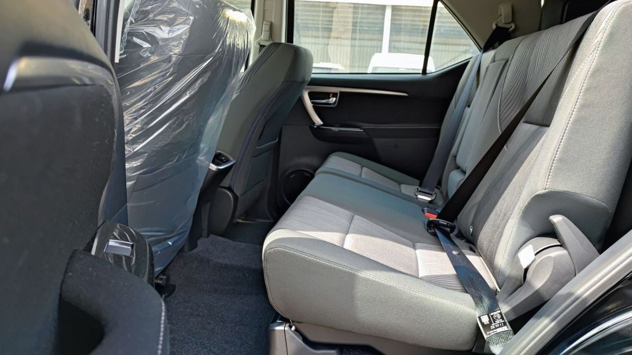 Toyota Fortuner EXR Toyota Fortuner / 2.7L V4 Petrol / Climate Control / Only for Africa Special Price
