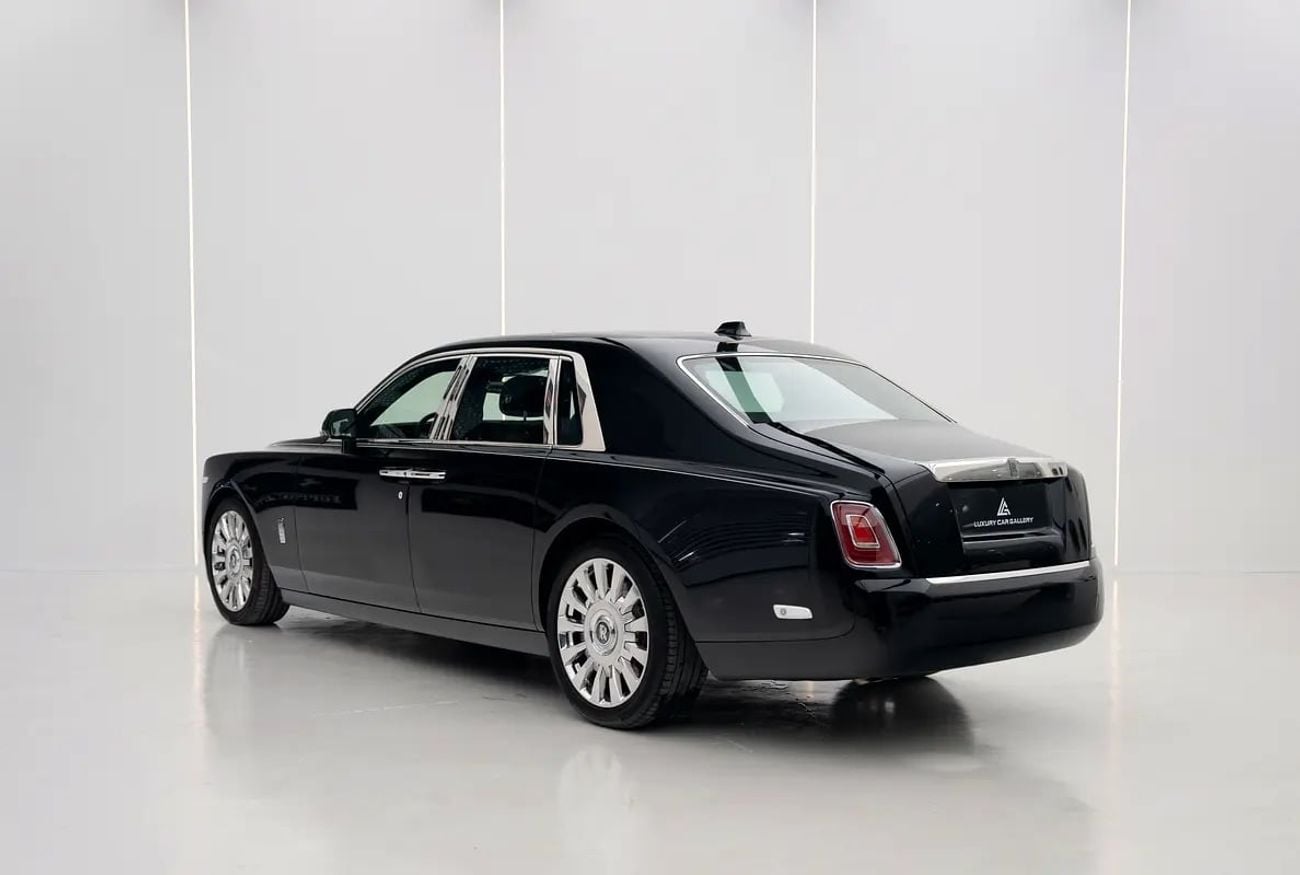 رولز رويس فانتوم ستاندارد BLACK DIAMOND METALLIC | STARLIGHT | REAR ENTERTAINMENT