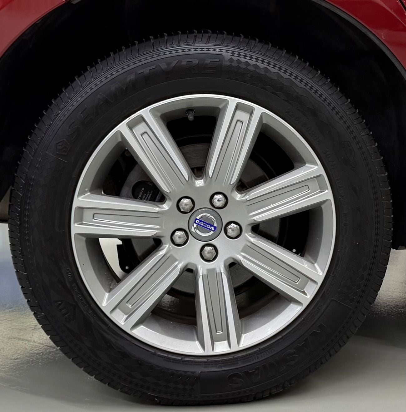 فولفو XC 60 MOMENTUM