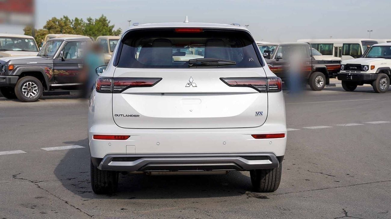 ميتسوبيشي آوتلاندر GLX MIDLINE جديد كلياً 2026 ميتسوبيشي أوتلاندر هاي لاين (GO3) 2.5 لتر | SUV بـ 7 مقاعد | مواصفات GCC