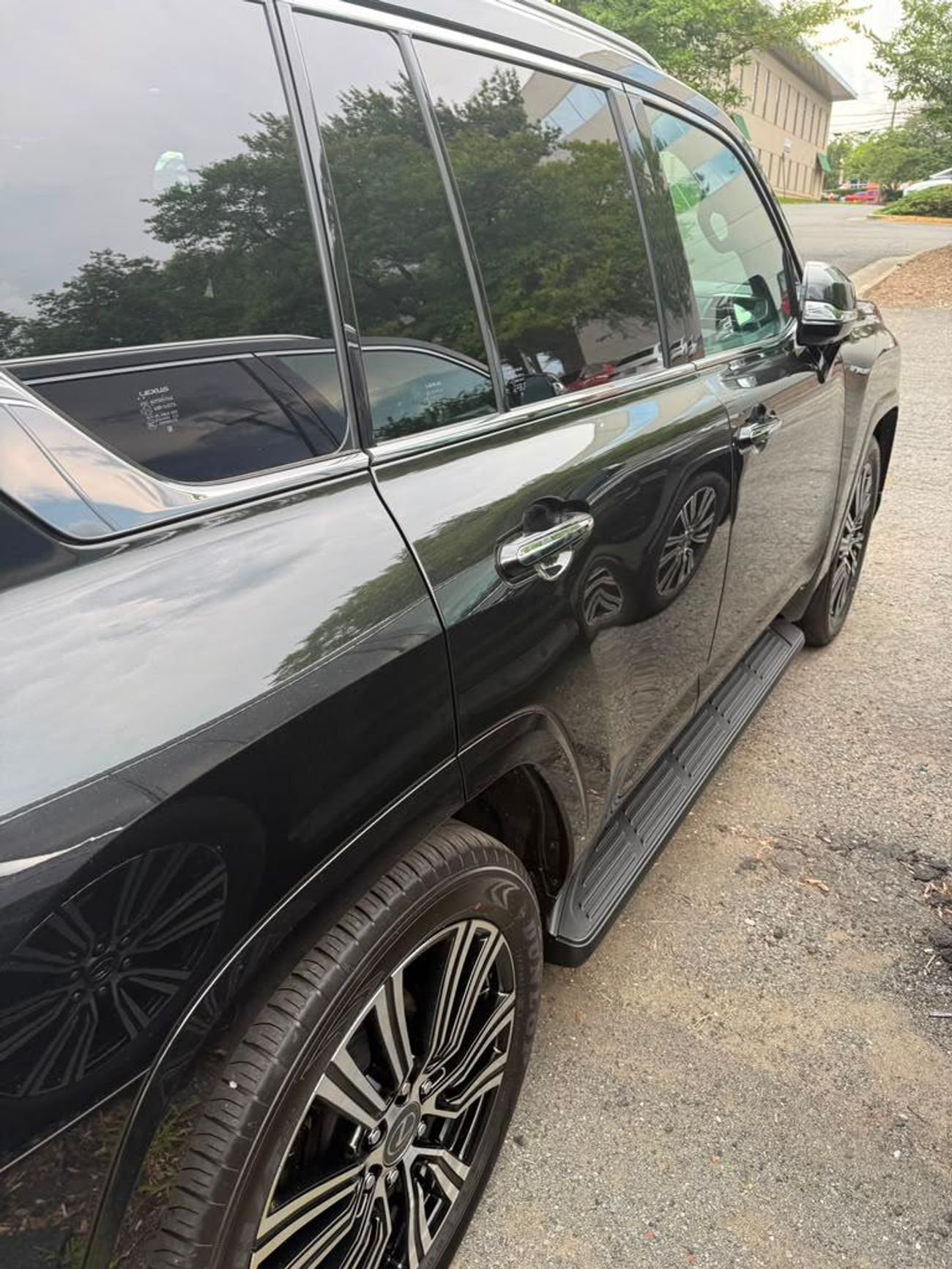 لكزس LX 700h سيجنتشر لكزس LX 700 3.5 لتر هايبرد 7 مقاعد كاملة المواصفات (السيارة قيد الطلب)