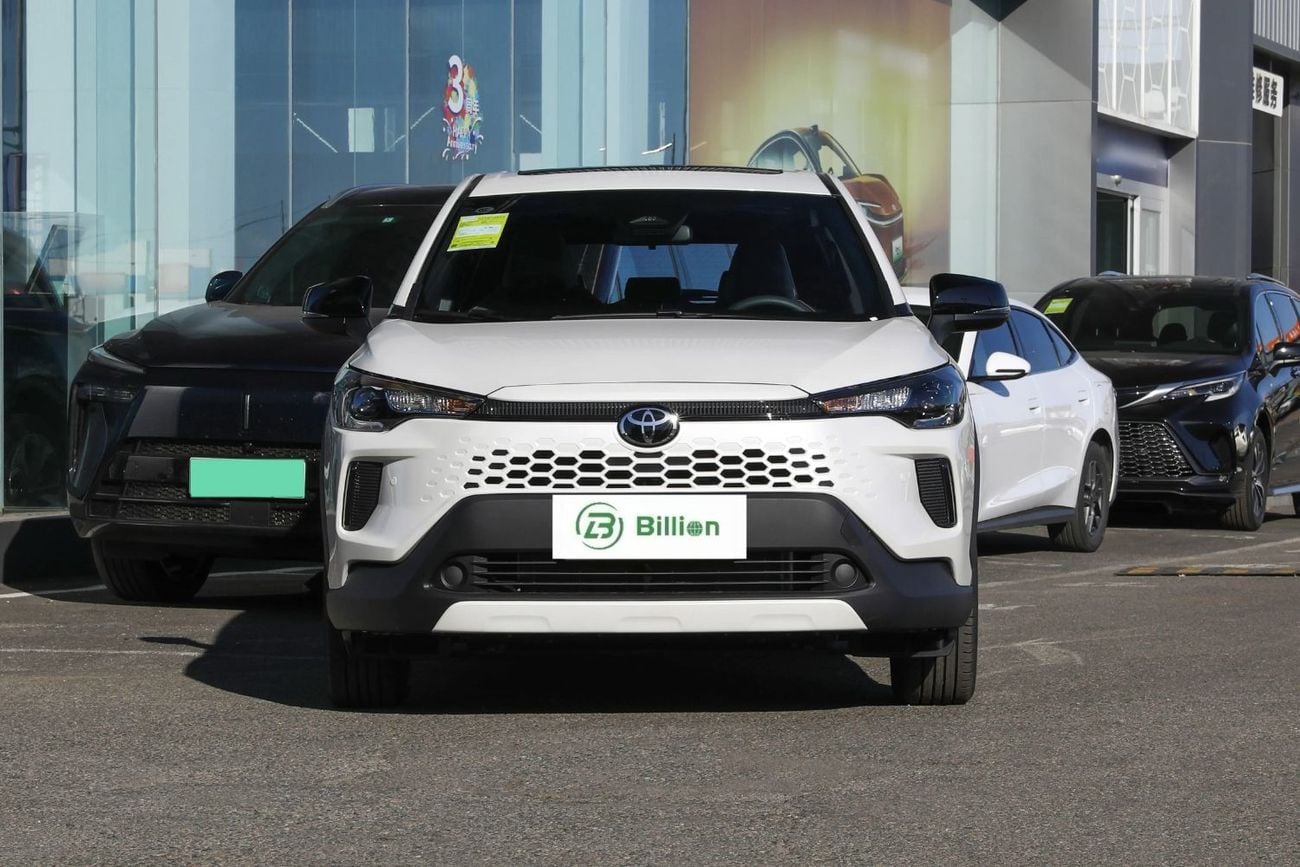 تويوتا كورولا كروس GLI Toyota Corolla Cross 2026 Elite white-black