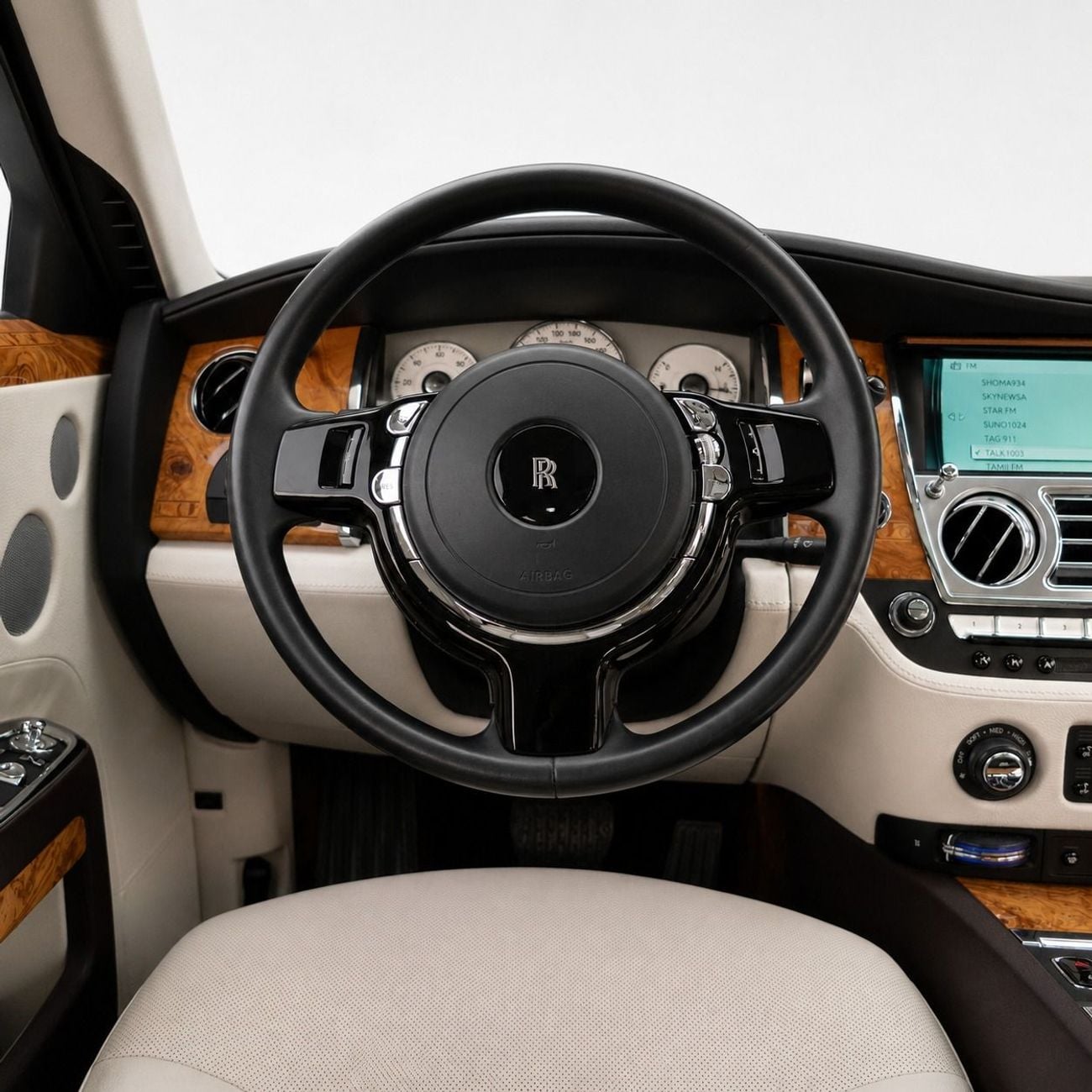 رولز رويس جوست STANDARD 309,950 CASH • 0% Downpayment • Rolls-Royce Ghost • 1 Year Warranty