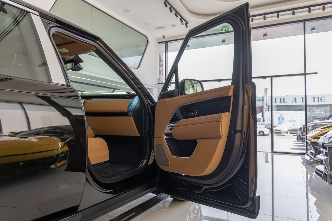 Land Rover Range Rover AUTOBIOGRAPHY P400 Range Rover Vogue Autobiography P400 | AWD | V6 | 2026 | GCC Specs