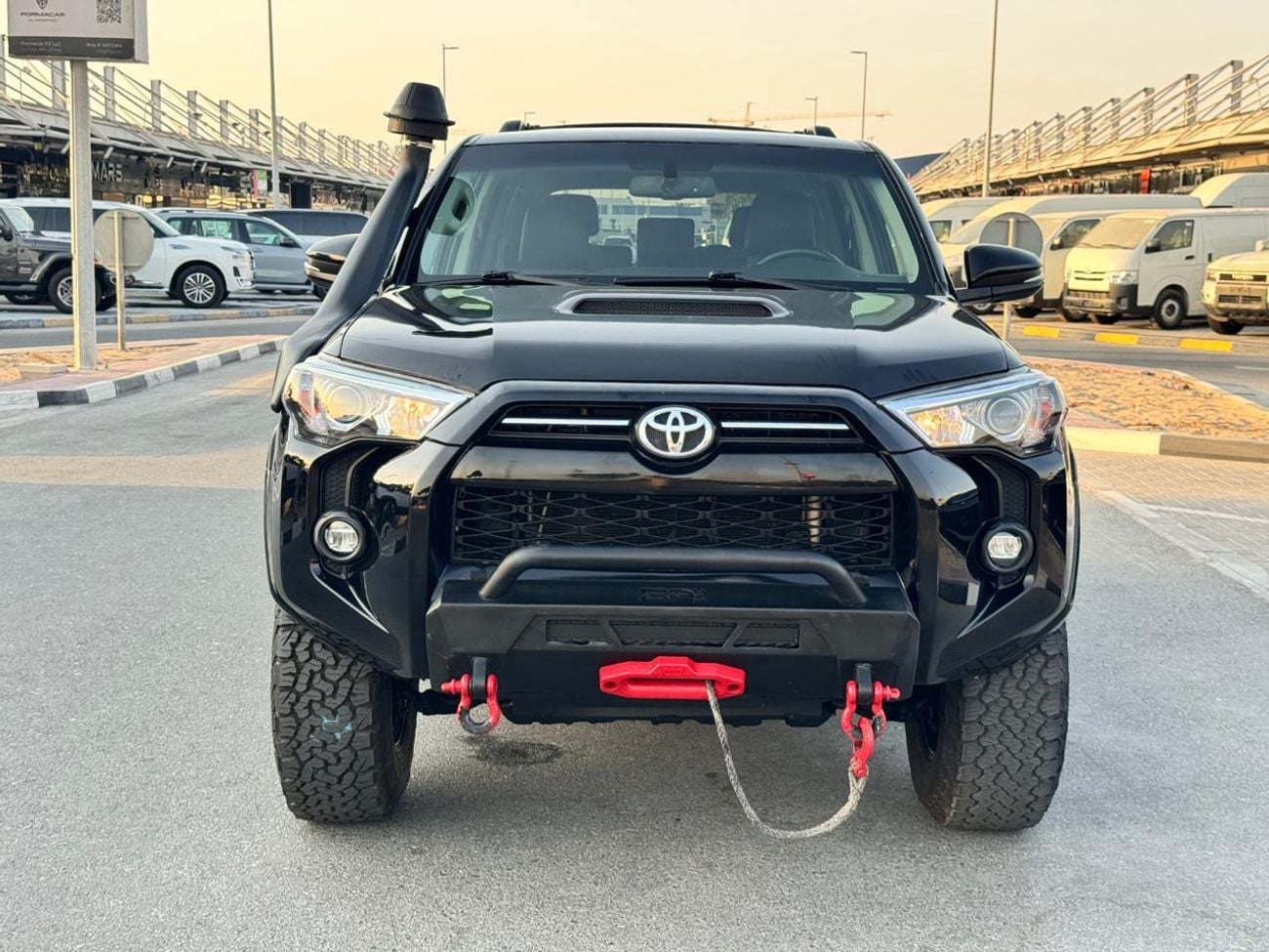 تويوتا فور رنر LIMITED V6 4.0L SUNROOF 4X4 7SEAT LEDAR PERFICT CONDATION CANADIAN SPECIFIC