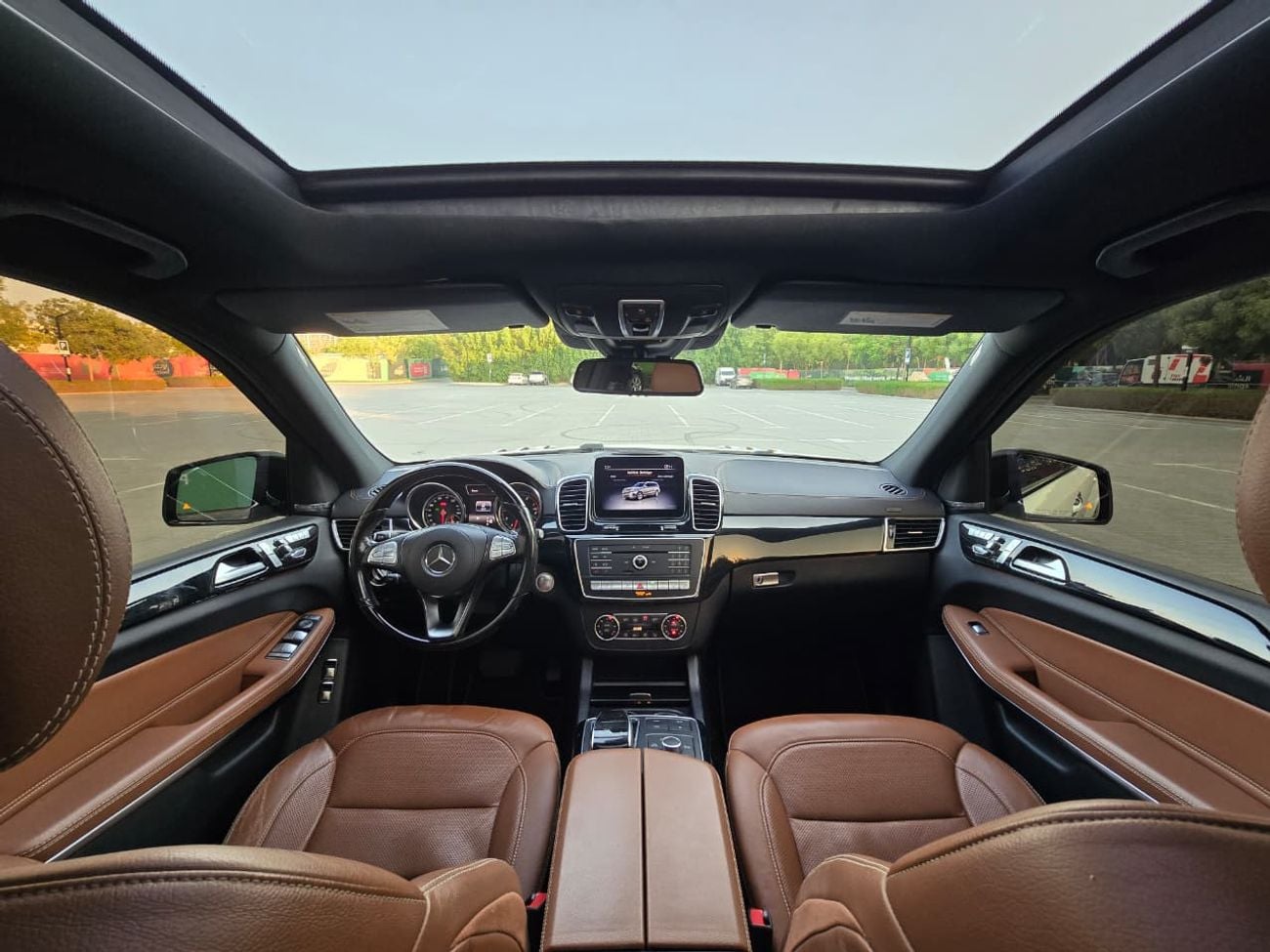 Mercedes Benz GLS500 STANDARD 2018 Mercedes-Benz GLS 550 - American Specs - Excellent Condition