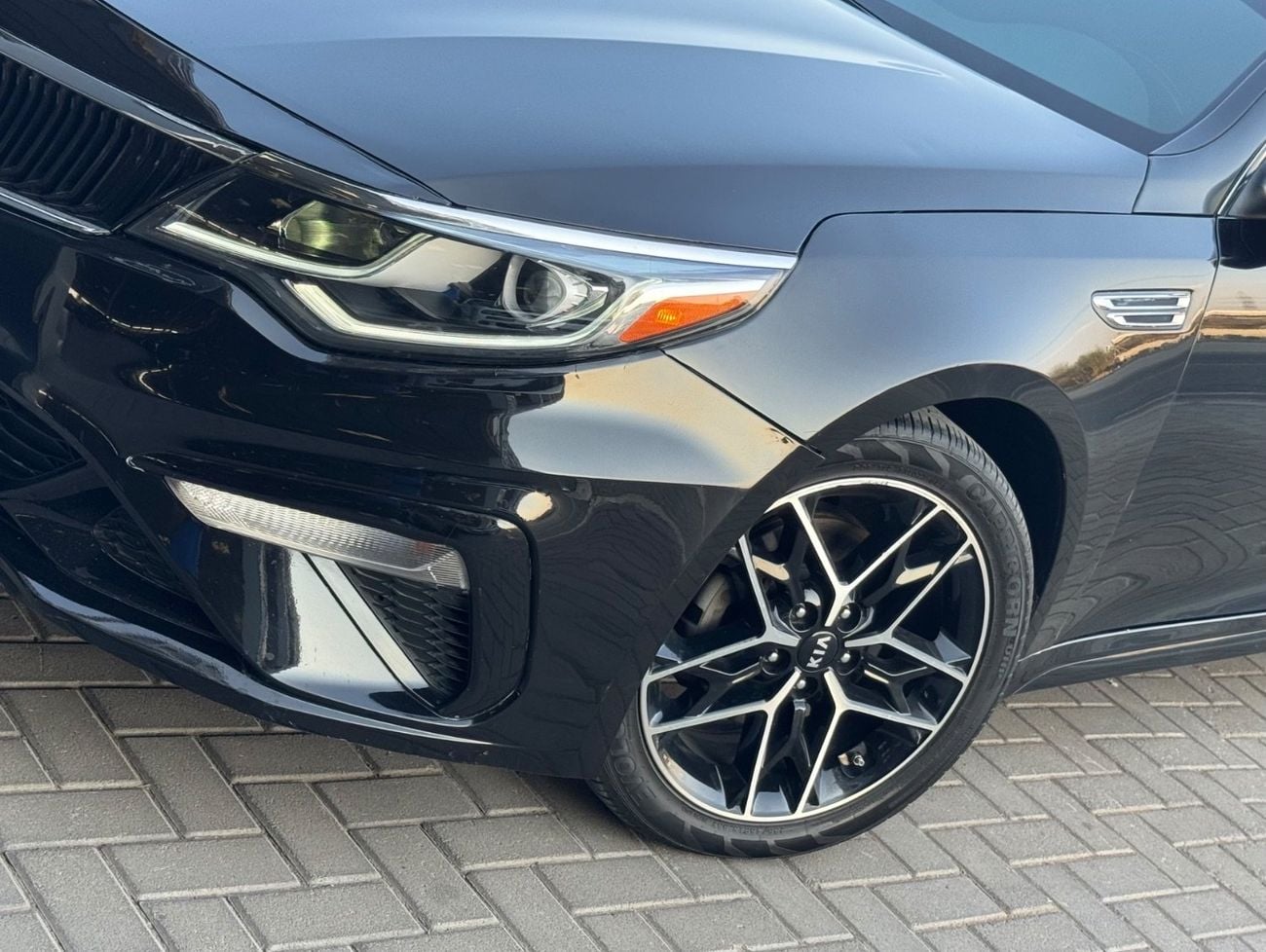 Kia Optima EX V4 2.5L / PANORAMIC SUNROOF / LEATHER / BLIND SPOTS / ROAD ASSIST / RIMS / IN PERFECT CONDITION..