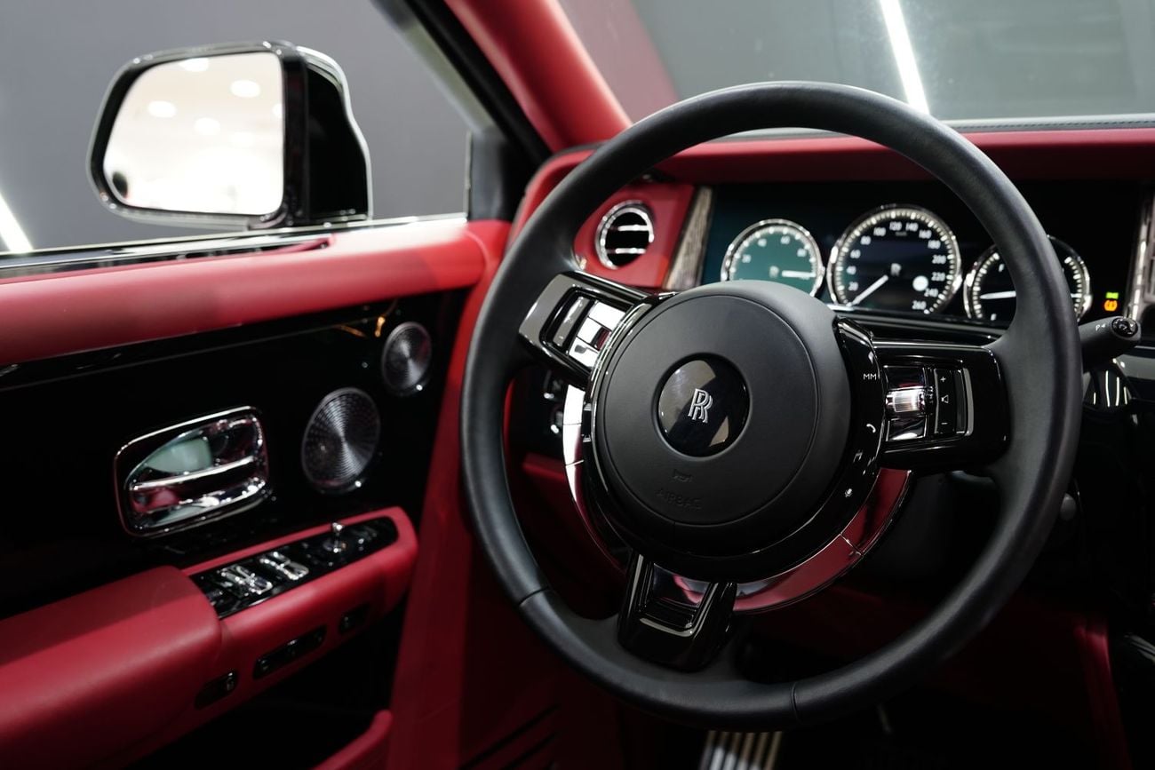 Rolls Royce Phantom STANDARD Std 6.8L VIII, Bespoke Audio, Rear Entertainment, Brushed Steel Bonnet, GCC Specs!!