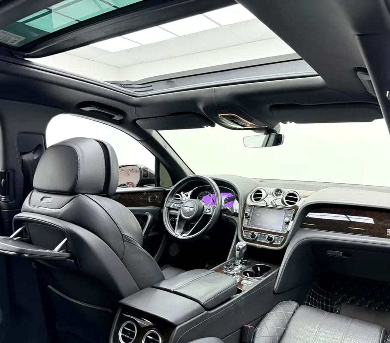 Bentley Bentayga Full Service History, Night Vision, Fully Loaded, Excellent Condition, Euro