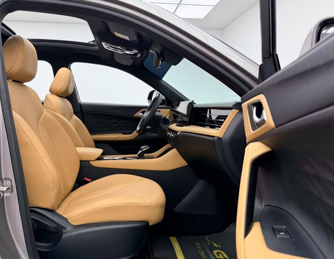 MG HS LUXURY 2025 MG HS Deluxe, Warranty, Full Service History, Fully Loaded, Excellent Condition, GCC