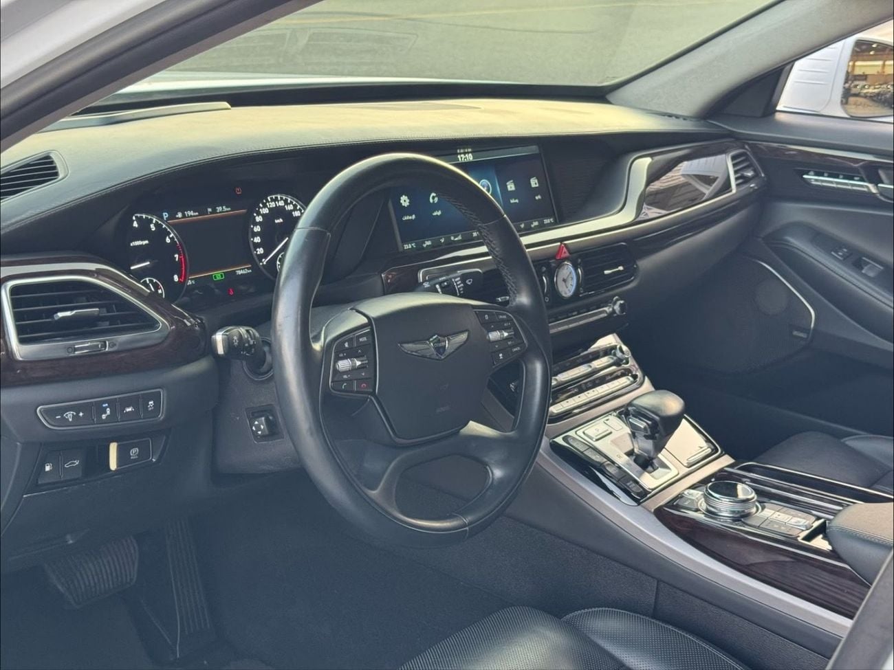 Genesis G90 ROYAL G90 ROYAL /LOW MILEAGE / 360 CAMERA/ REAR SCREENS/ FULL OPTIONS /