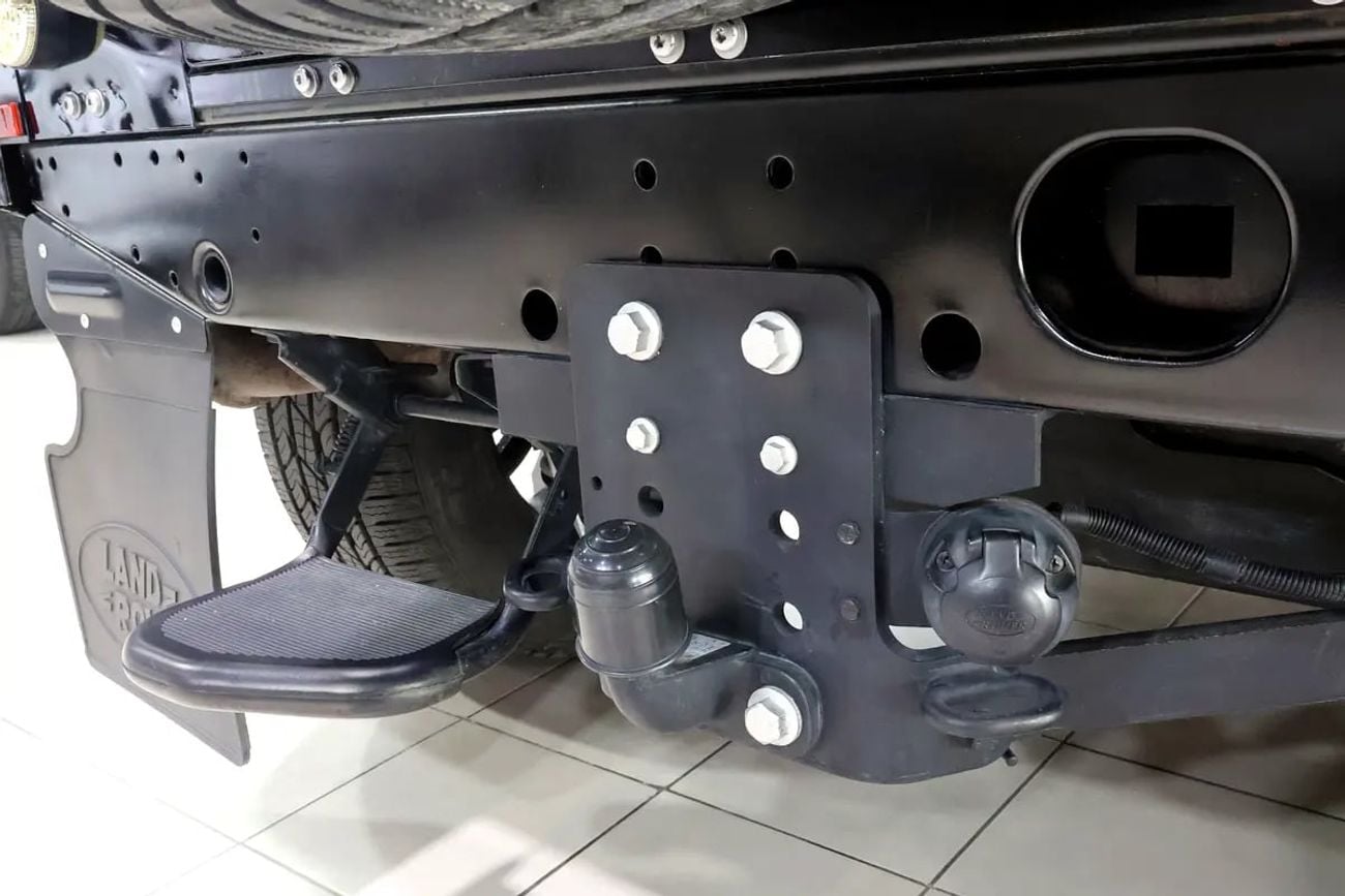 Land Rover Defender !! || GCC Specs || Manual || Super clean