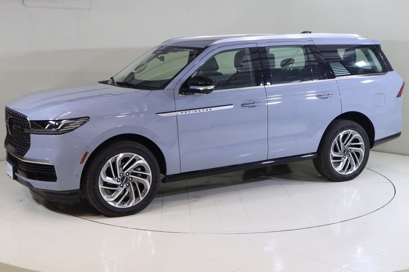 Lincoln Navigator RESERVE N1525 / AL TAYER MOTORS AL QOUZ SHOWROOM
