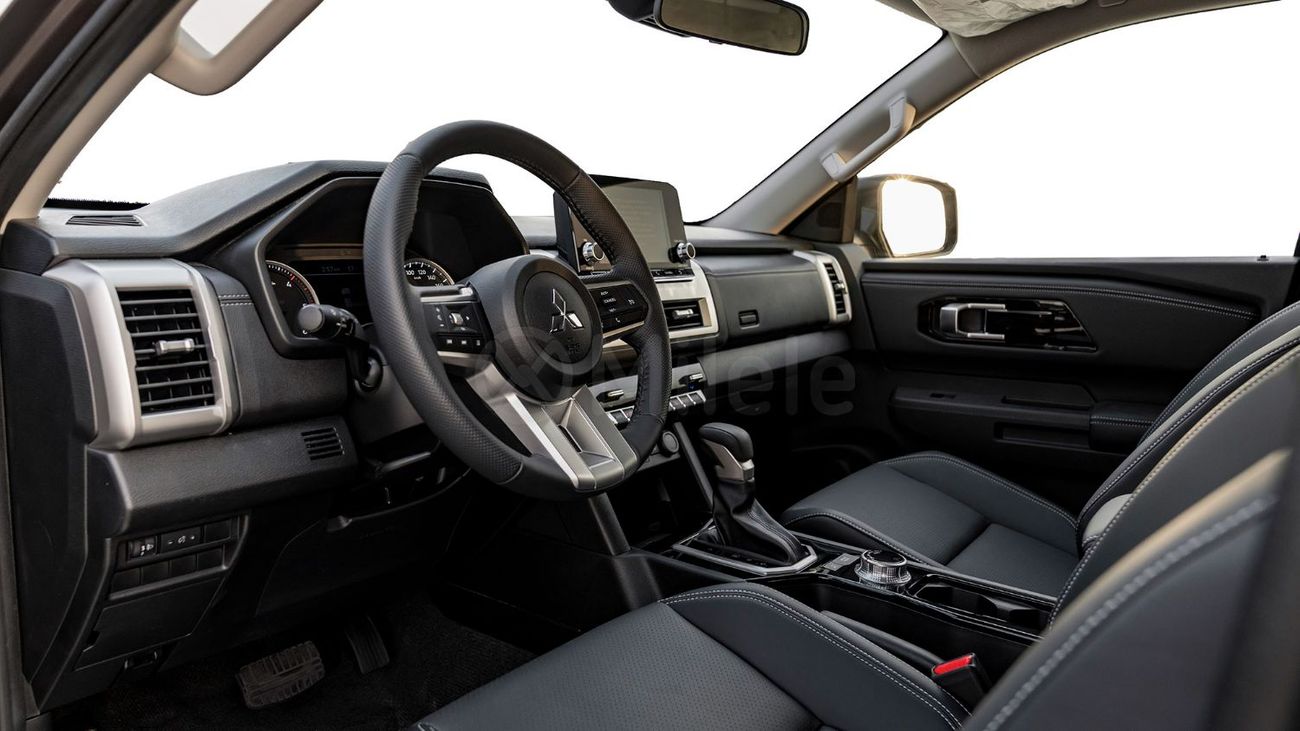 ميتسوبيشي L200 SPORTERO DC CHROME EDITION