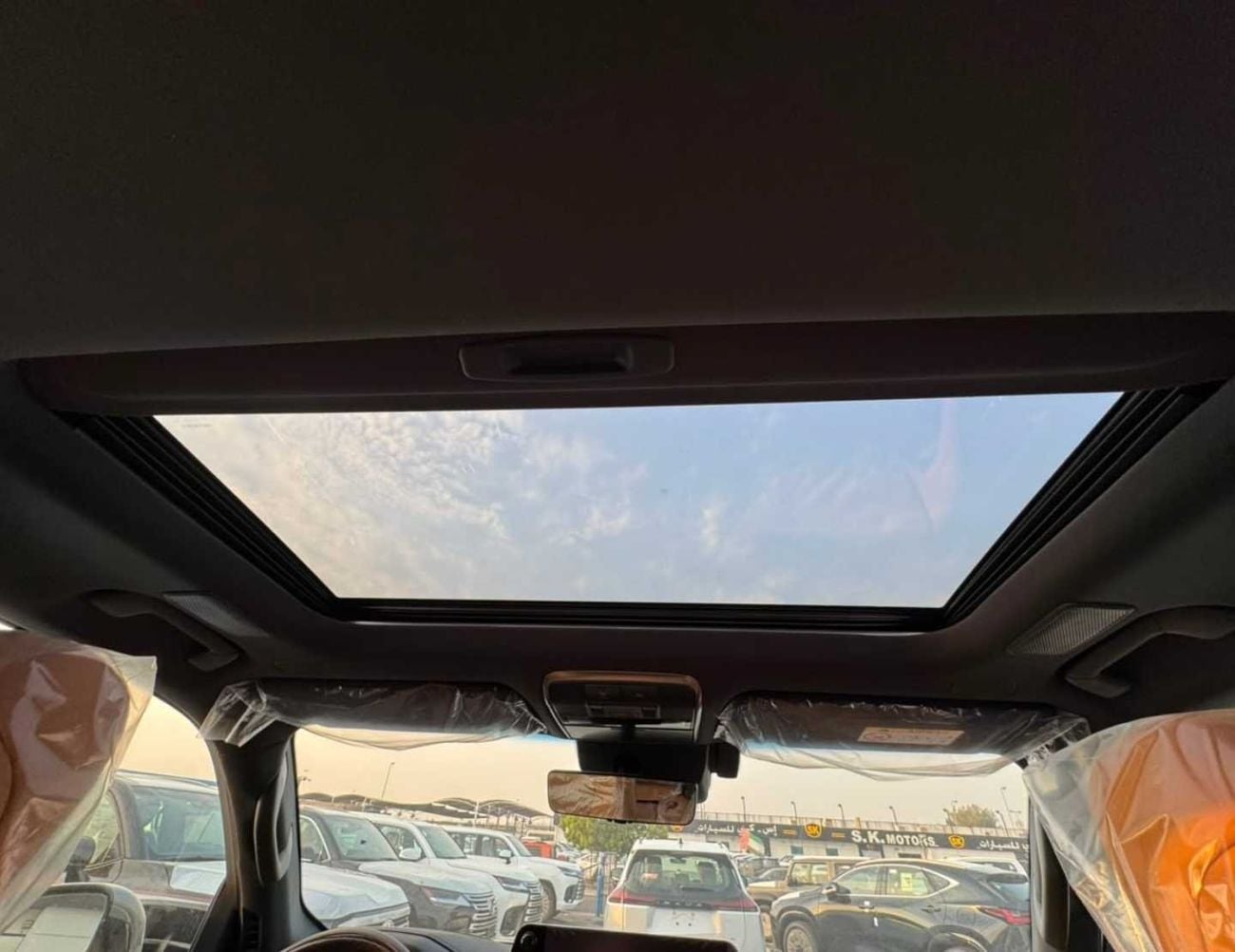 Lexus LX600 SIGNATURE TURBO SPORT || 3.5L PETROL V6 | RADAR | REAR ENTERTAINMENT SCREEN | LETAHER / SUNROOF (CODE # L6TSO)