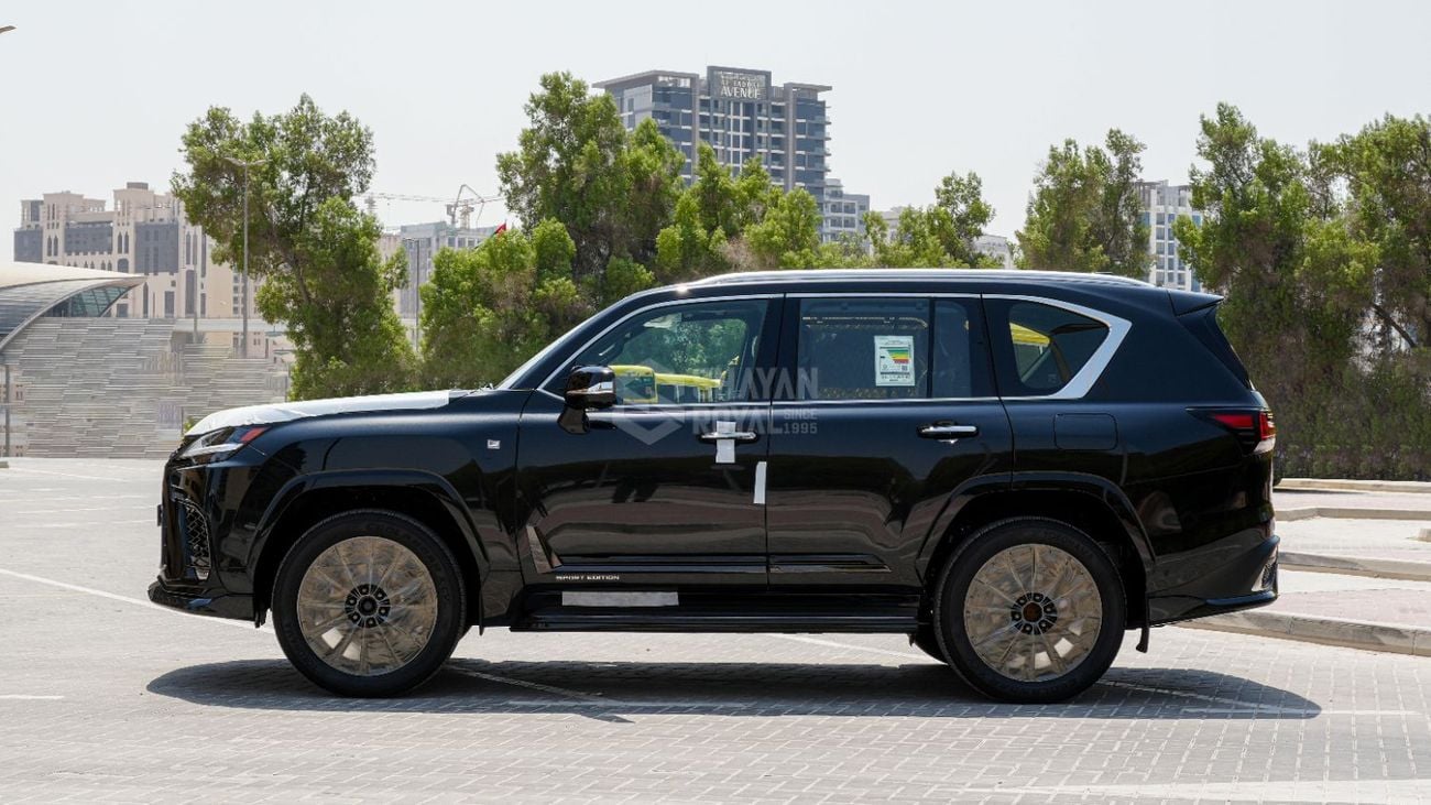 لكزس LX 700h F سبورت محرك هجين سعة 3.5 لتر، محرك V6 مزدوج، 5 مقاعد، نظام صوتي مارك ليفينسون 25، نظام ركن آلي، دفع رباعي أ