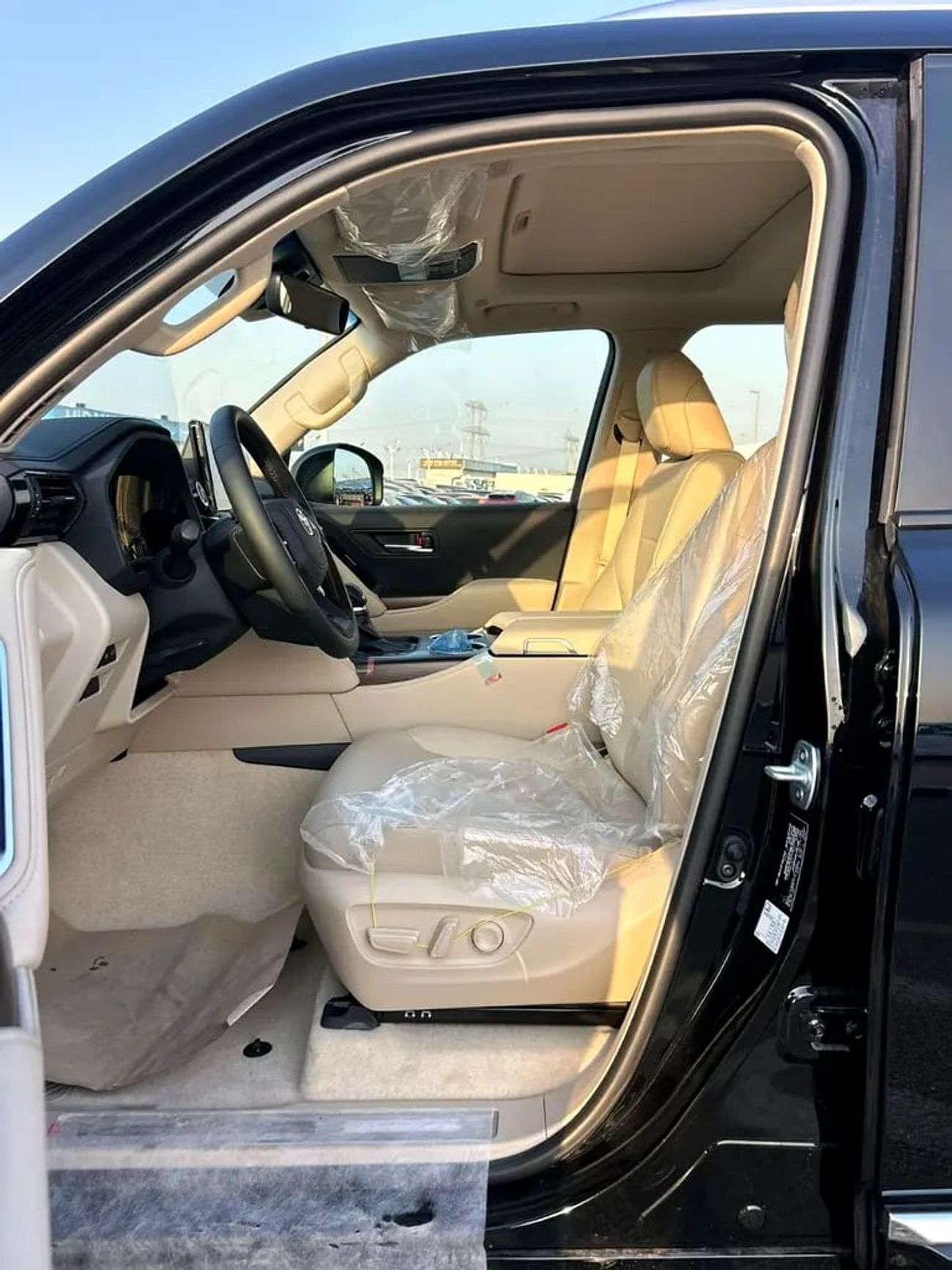 Toyota Land Cruiser GXR LC300 /GXR Twin Turbo/ 3.5L // GCC