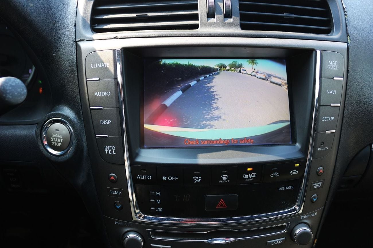 Lexus IS300 PLATINUM lexus Is 300 gcc model 2012 full options
