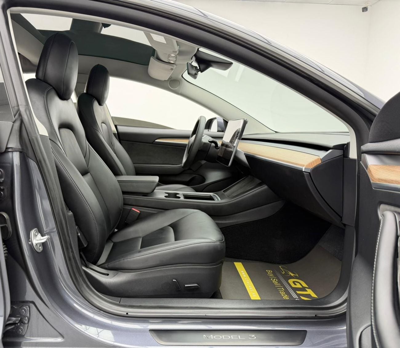 Tesla Model 3 LONG RANGE