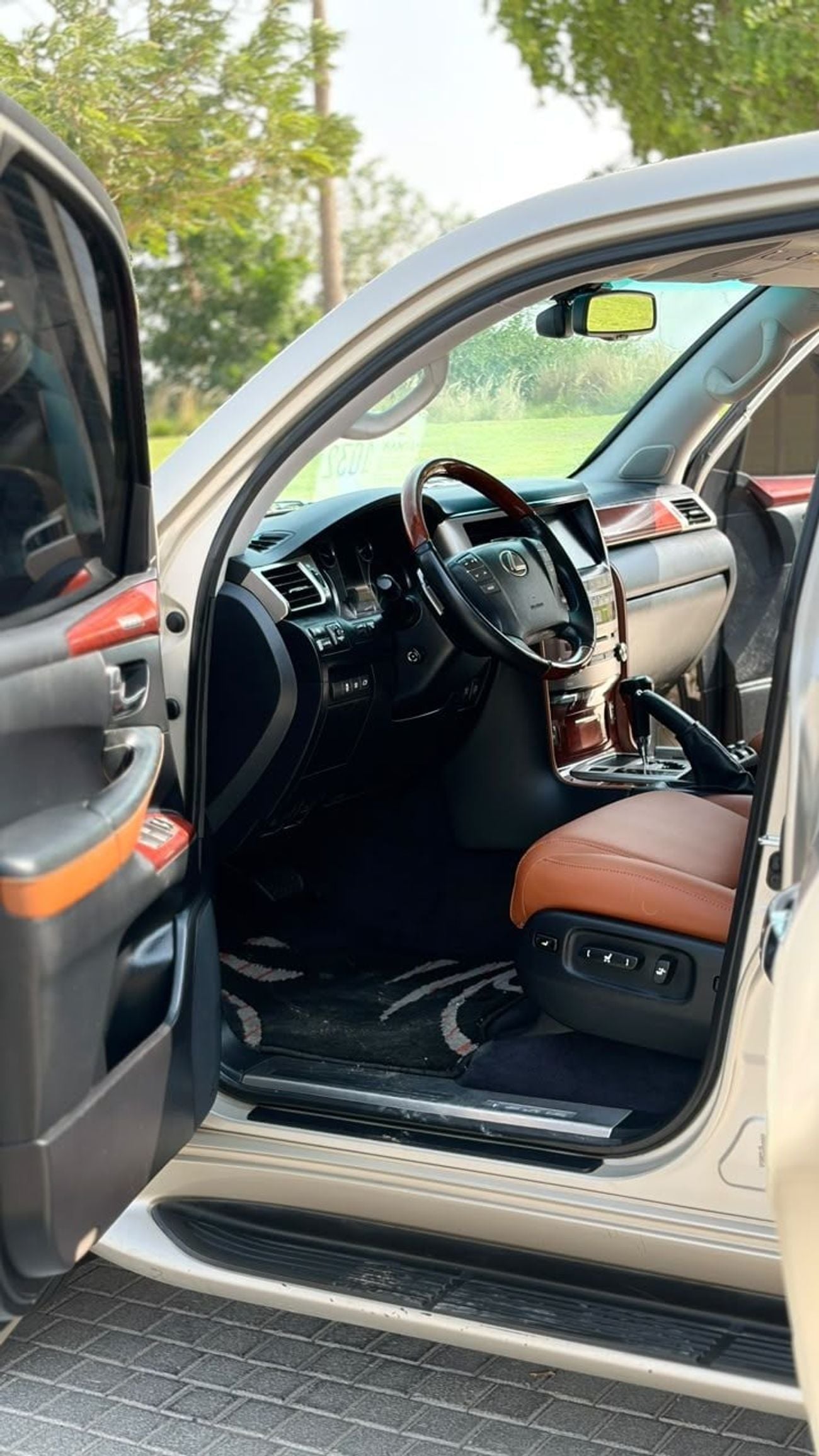 Lexus LX570 PLATINUM