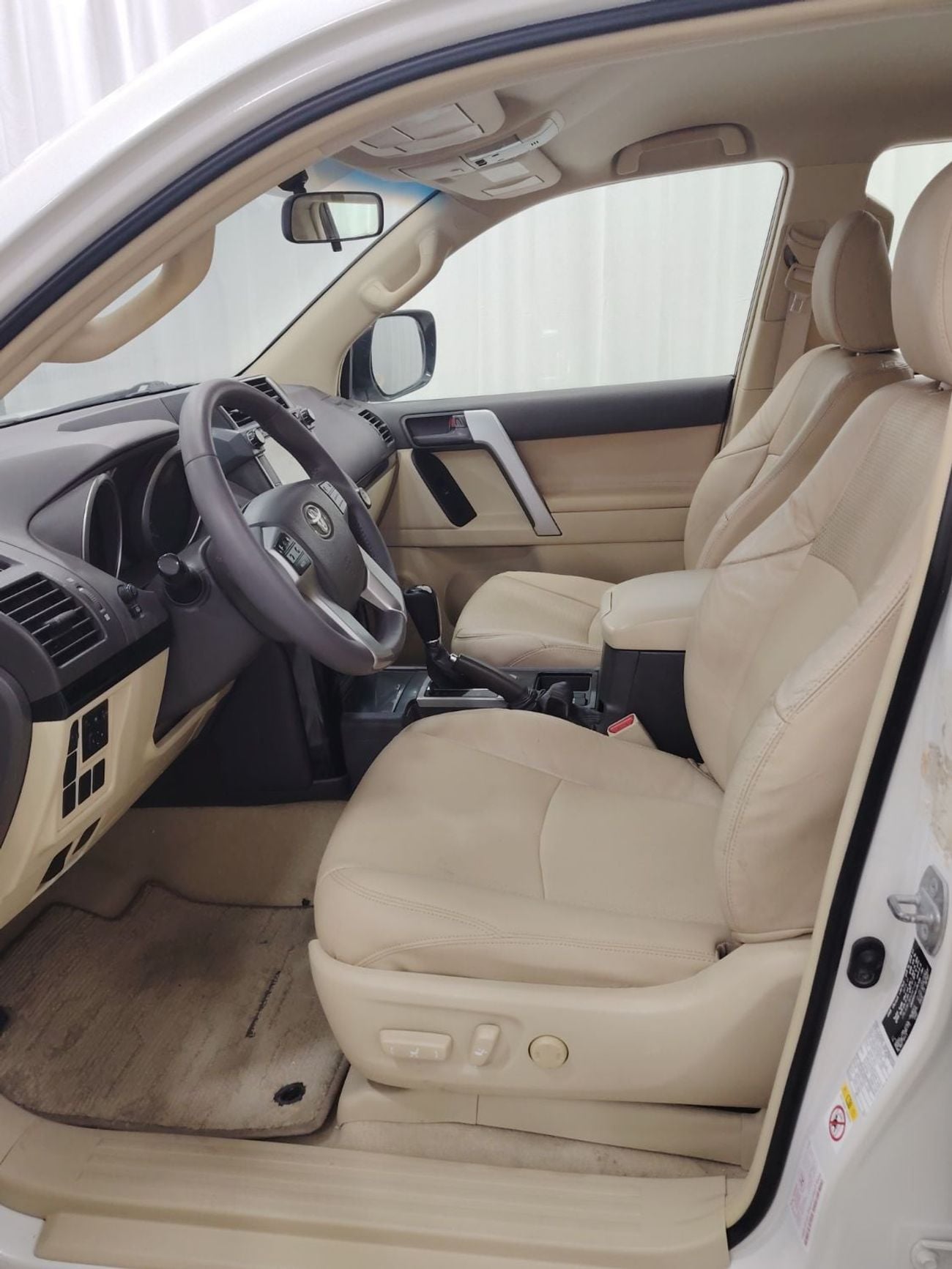 Toyota Prado GXR Toyota prado V6 GXR 2015 GCC