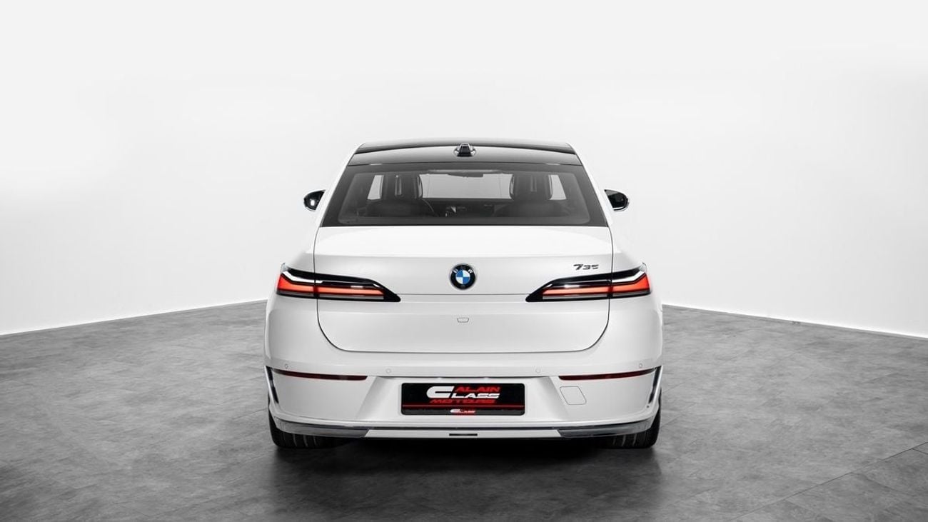 BMW 735i STANDARD - 2023 - GCC Specs - Under Service Contract